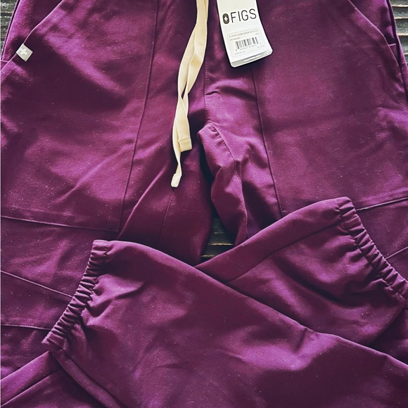 Figs set- Inala Slim Top XS, Women’s Venice Slim Jogger Pants XXS, Deep Purple - Picture 1 of 5